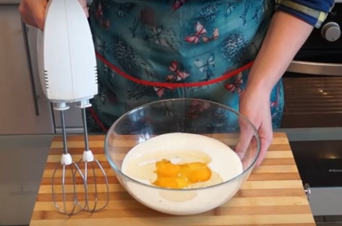 Заливной пирог на кефире в духовке – 10 быстрых и вкусных рецептов
